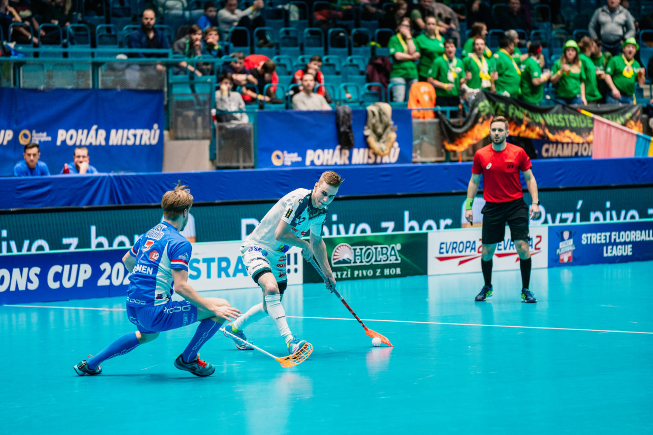Champions Cup Ostrava - Semifinal 2 Men, Czech Republic: 11.01.2020, Ostrava, RT TORAX ARENA, Bischofberger Nicola (Nr. 2, SV Wiler-Ersigen) schiesst

Credit: Claudio Schwarz, unihockey-fotos.ch