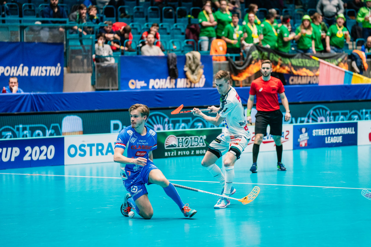 Champions Cup Ostrava - Semifinal 2 Men, Czech Republic: 11.01.2020, Ostrava, RT TORAX ARENA, Bischofberger Nicola (Nr. 2, SV Wiler-Ersigen) schiesst

Credit: Claudio Schwarz, unihockey-fotos.ch