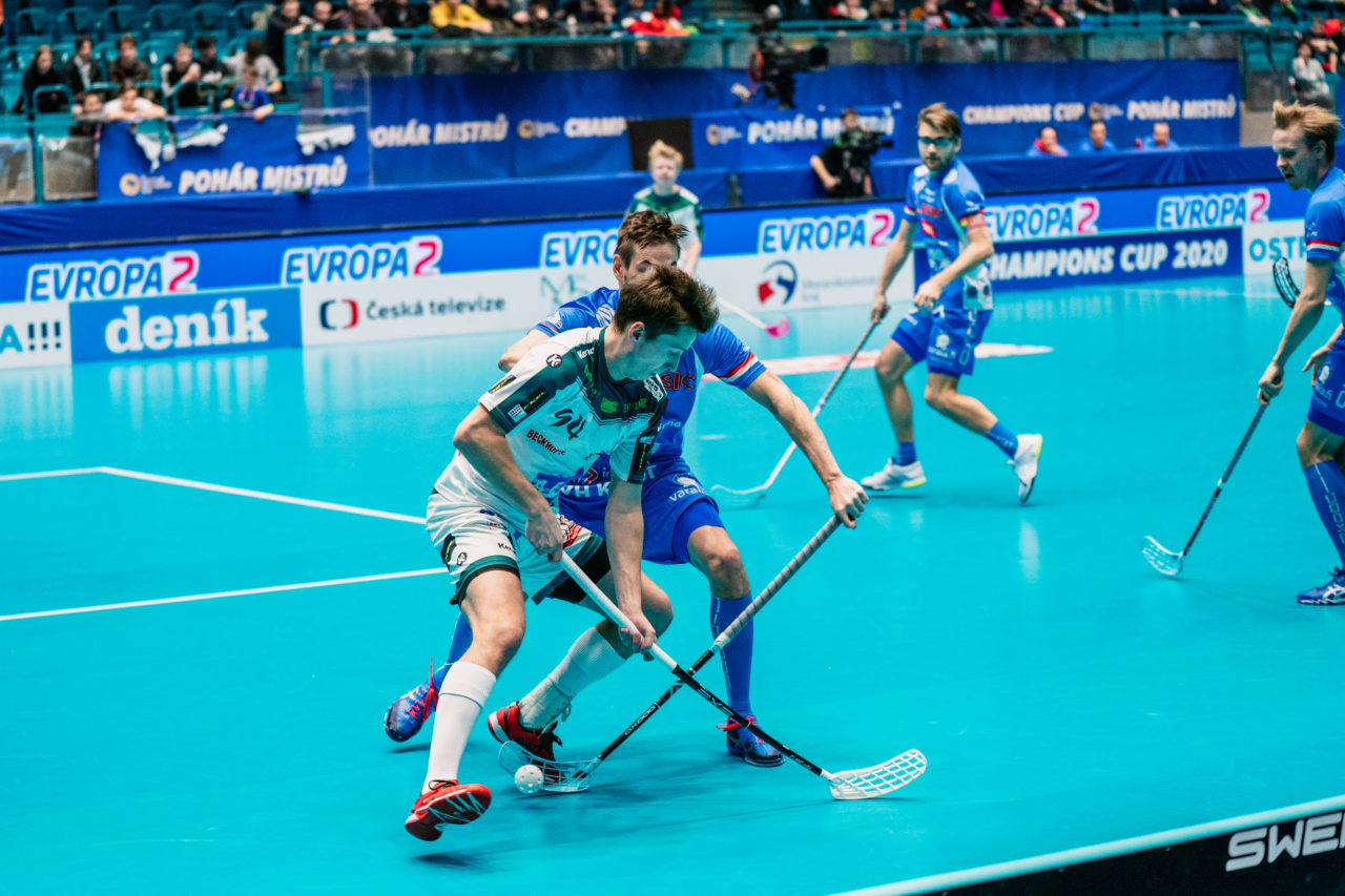 Champions Cup Ostrava - Semifinal 2 Men, Czech Republic: 11.01.2020, Ostrava, RT TORAX ARENA, Louis Marco (Nr. 94, SV Wiler-Ersigen) im Zweikampf

Credit: Claudio Schwarz, unihockey-fotos.ch