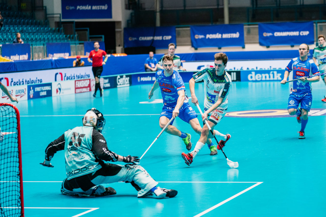 Champions Cup Ostrava - Semifinal 2 Men, Czech Republic: 11.01.2020, Ostrava, RT TORAX ARENA, Louis Marco (Nr. 94, SV Wiler-Ersigen) schiesst

Credit: Claudio Schwarz, unihockey-fotos.ch