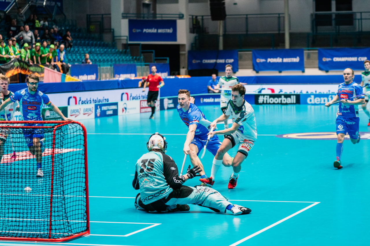Champions Cup Ostrava - Semifinal 2 Men, Czech Republic: 11.01.2020, Ostrava, RT TORAX ARENA, Louis Marco (Nr. 94, SV Wiler-Ersigen) schiesst

Credit: Claudio Schwarz, unihockey-fotos.ch