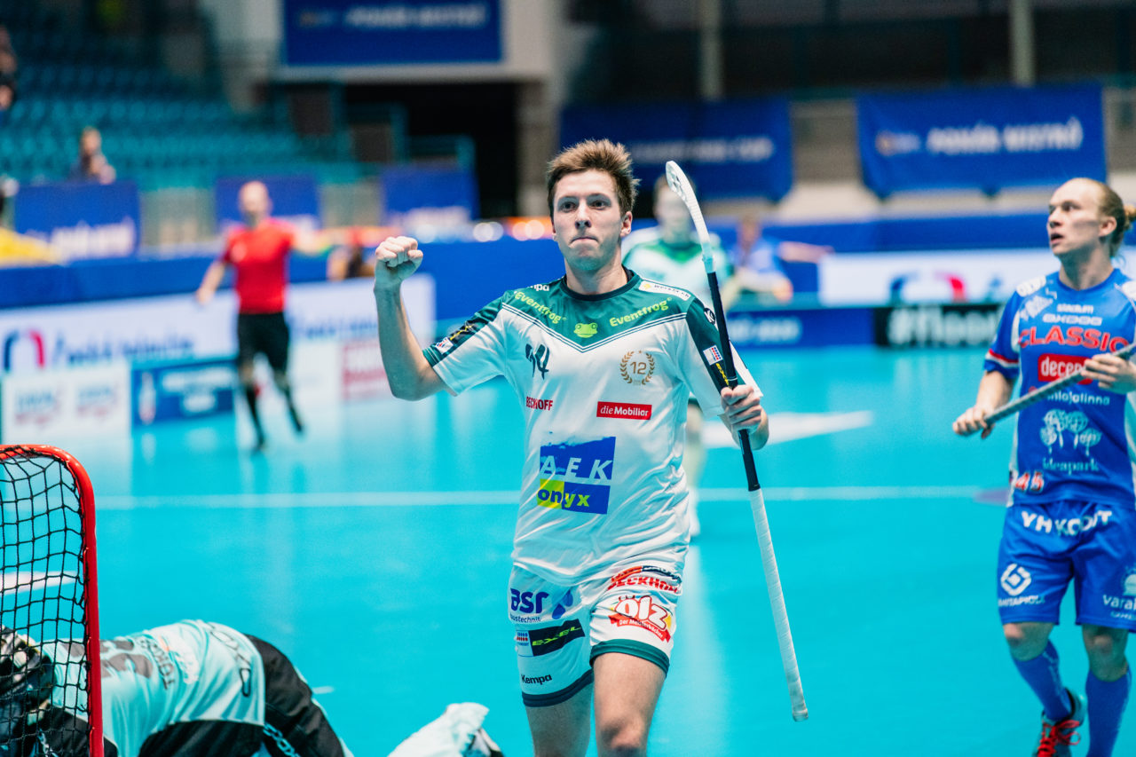 Champions Cup Ostrava - Semifinal 2 Men, Czech Republic: 11.01.2020, Ostrava, RT TORAX ARENA, Louis Marco (Nr. 94, SV Wiler-Ersigen) jubelt

Credit: Claudio Schwarz, unihockey-fotos.ch