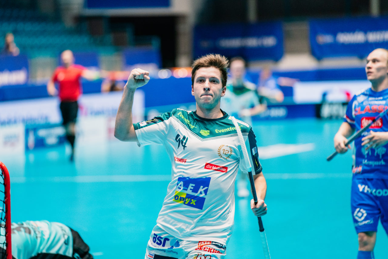 Champions Cup Ostrava - Semifinal 2 Men, Czech Republic: 11.01.2020, Ostrava, RT TORAX ARENA, Louis Marco (Nr. 94, SV Wiler-Ersigen) jubelt

Credit: Claudio Schwarz, unihockey-fotos.ch