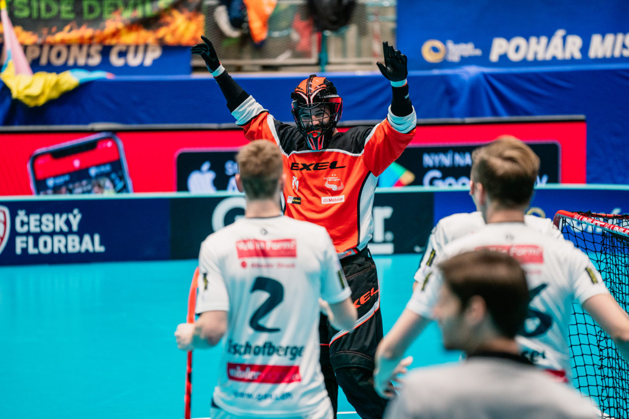 Champions Cup Ostrava - Semifinal 2 Men, Czech Republic: 11.01.2020, Ostrava, RT TORAX ARENA, Menetrey Martin (Nr. 89, SV Wiler-Ersigen) jubelt über den Finaleinzug

Credit: Claudio Schwarz, unihockey-fotos.ch