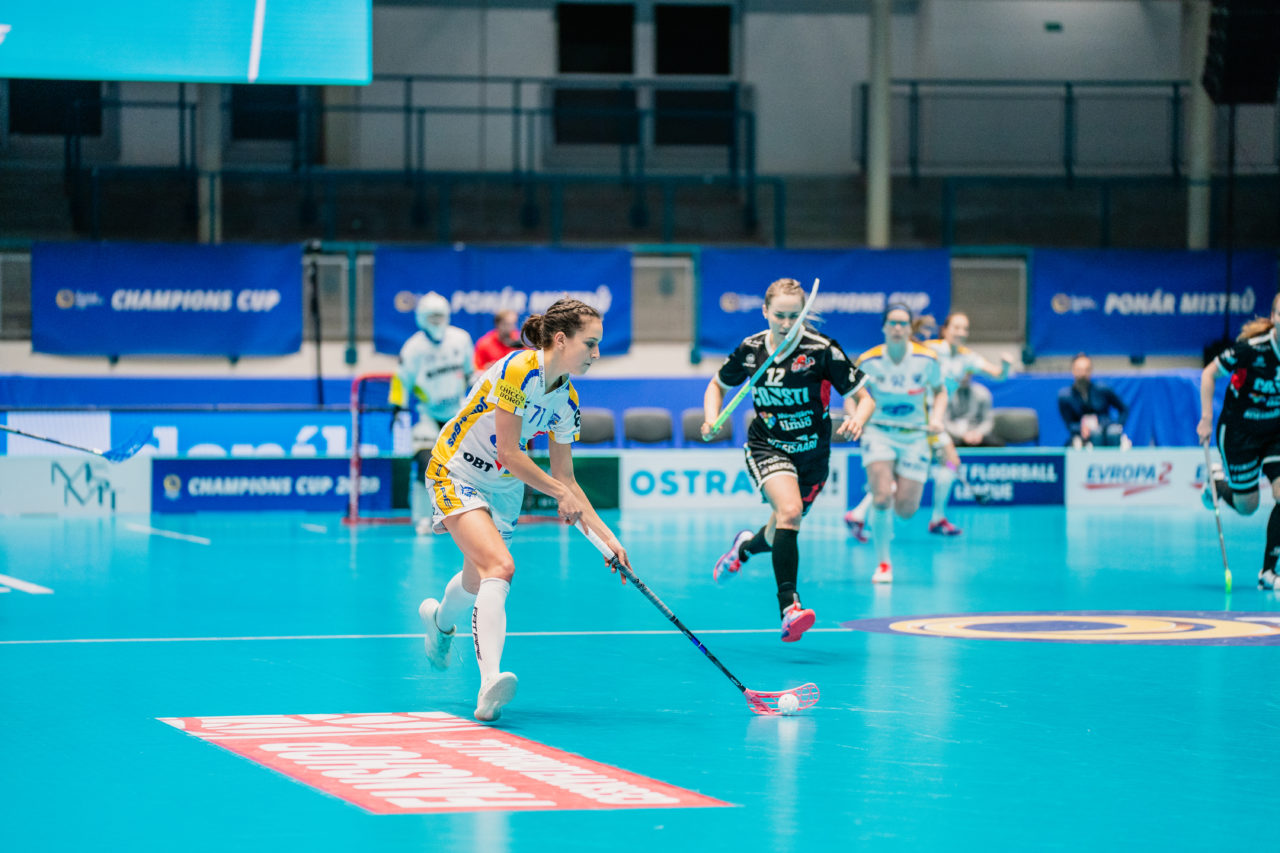 Champions Cup Ostrava - Semifinal 1, Czech Republic: 11.01.2020, Ostrava, RT TORAX ARENA, Nina Metzger (Nr. 71, Kloten-Dietlikon Jets) am Ball

Credit: Claudio Schwarz, unihockey-fotos.ch