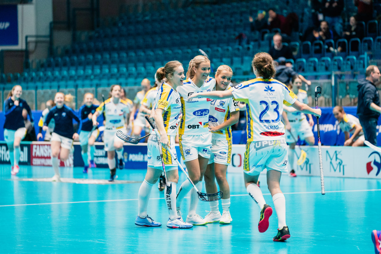 Champions Cup Ostrava - Semifinal 1, Czech Republic: 11.01.2020, Ostrava, RT TORAX ARENA, Torjubel Jets

Credit: Claudio Schwarz, unihockey-fotos.ch