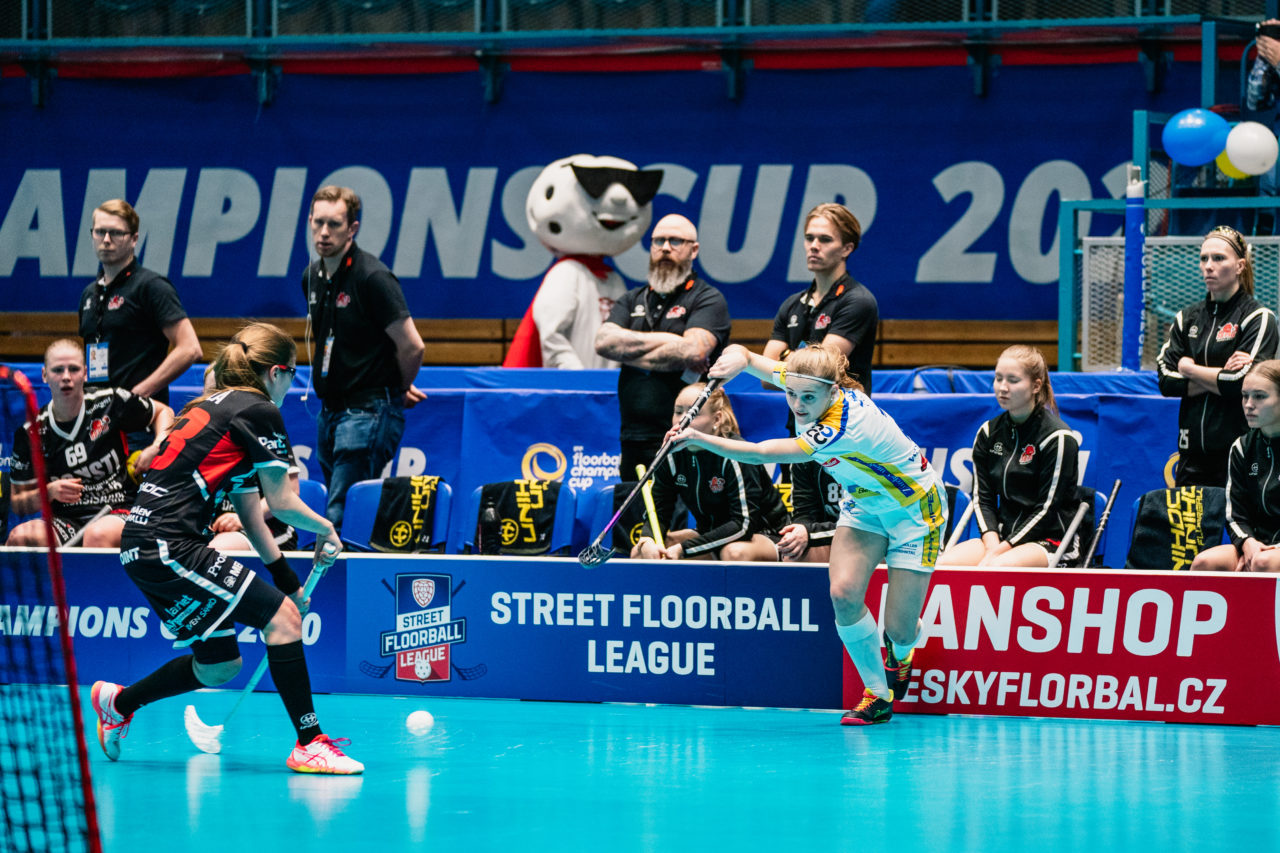 Champions Cup Ostrava - Semifinal 1, Czech Republic: 11.01.2020, Ostrava, RT TORAX ARENA, Leonie Wieland (Nr. 2, Kloten-Dietlikon Jets) spielt den Ball

Credit: Claudio Schwarz, unihockey-fotos.ch