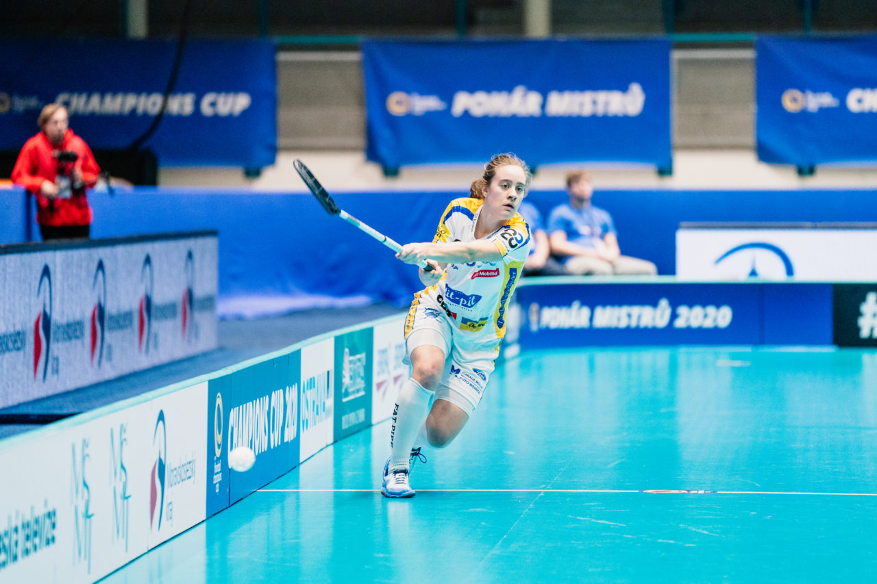 Champions Cup Ostrava - Semifinal 1, Czech Republic: 11.01.2020, Ostrava, RT TORAX ARENA, Kassandra Luck (Nr. 18, Kloten-Dietlikon Jets) spielt den Ball

Credit: Claudio Schwarz, unihockey-fotos.ch