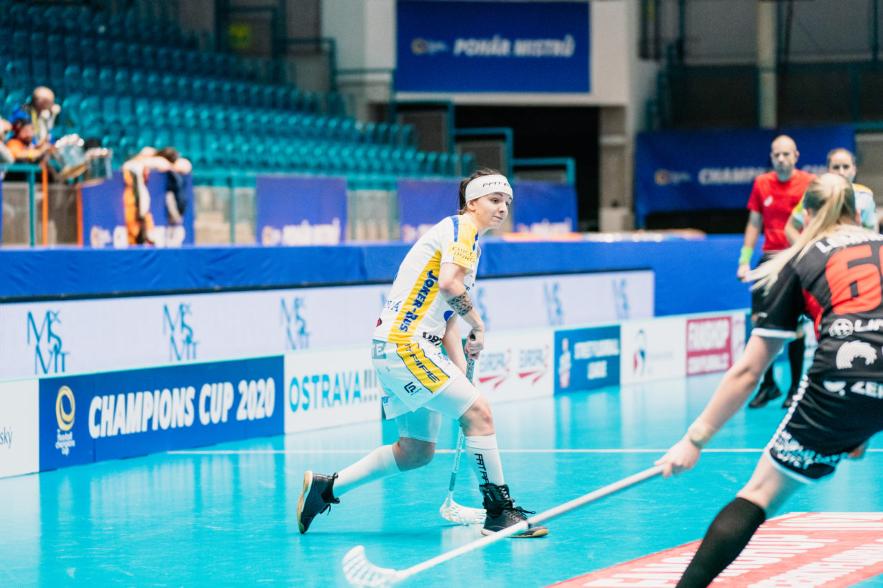 Champions Cup Ostrava - Semifinal 1, Czech Republic: 11.01.2020, Ostrava, RT TORAX ARENA, Natalie Martinakova (Nr. 15, Kloten-Dietlikon Jets) schiesst

Credit: Claudio Schwarz, unihockey-fotos.ch