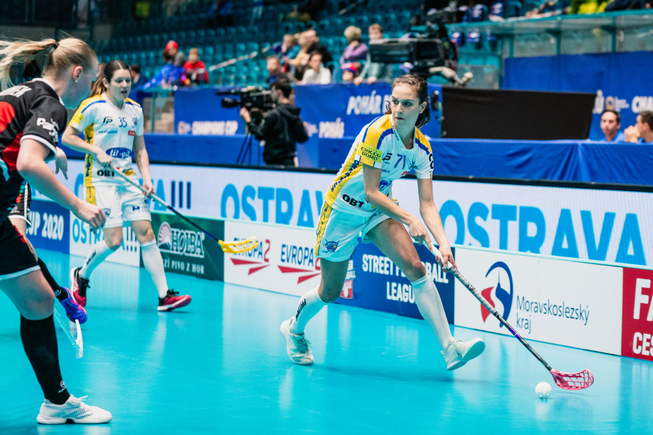 Champions Cup Ostrava - Semifinal 1, Czech Republic: 11.01.2020, Ostrava, RT TORAX ARENA, Nina Metzger (Nr. 71, Kloten-Dietlikon Jets) am Ball

Credit: Claudio Schwarz, unihockey-fotos.ch