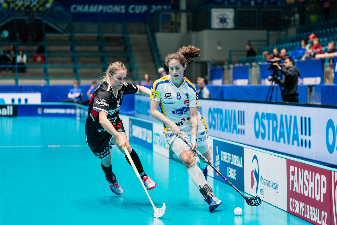 Champions Cup Ostrava - Semifinal 1, Czech Republic: 11.01.2020, Ostrava, RT TORAX ARENA, Deborah Frei (Nr. 8, Kloten-Dietlikon Jets) verfolgt von Lirkki Heidi (Nr. 12, SB Pro Nurmijärvi)

Credit: Claudio Schwarz, unihockey-fotos.ch