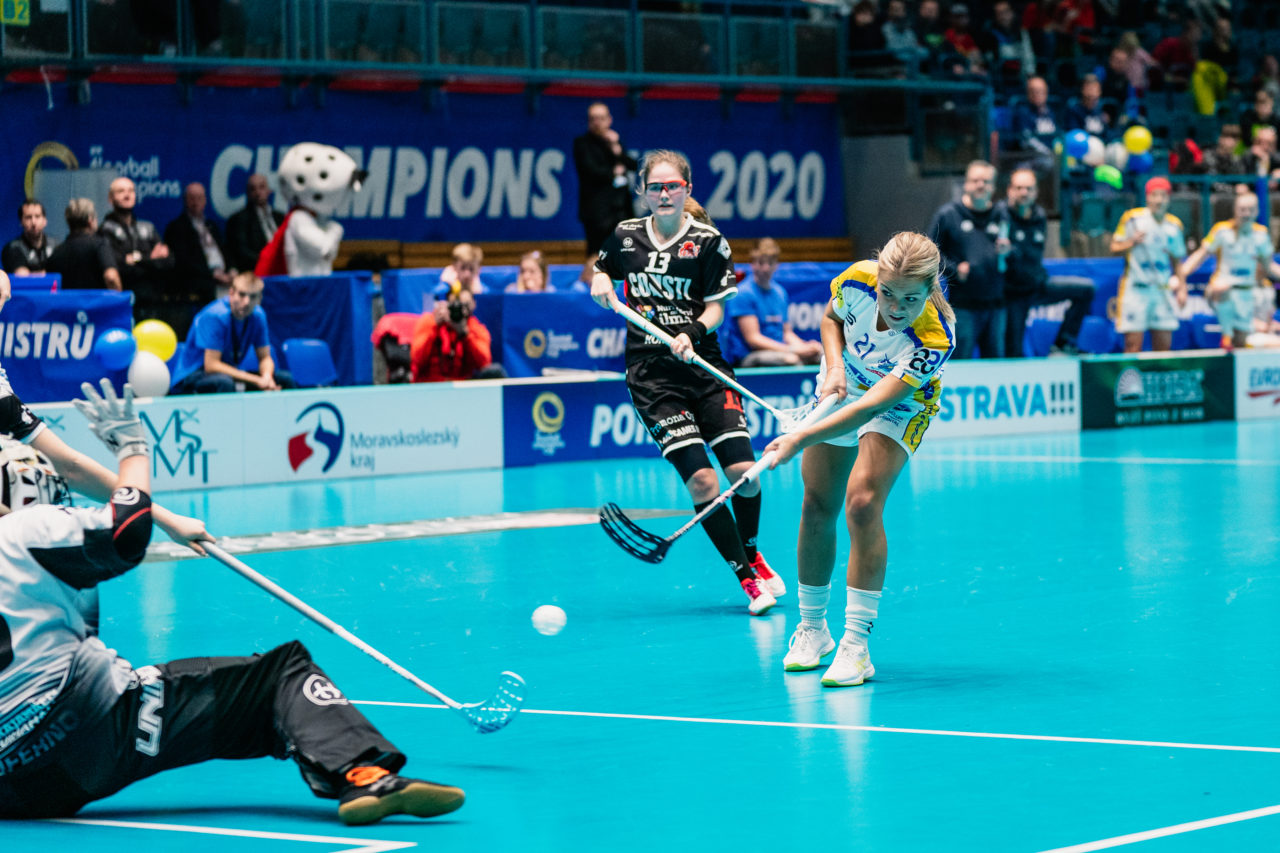 Champions Cup Ostrava - Semifinal 1, Czech Republic: 11.01.2020, Ostrava, RT TORAX ARENA, Alice Granstedt (Nr. 21, Kloten-Dietlikon Jets) schiesst das 0:5

Credit: Claudio Schwarz, unihockey-fotos.ch