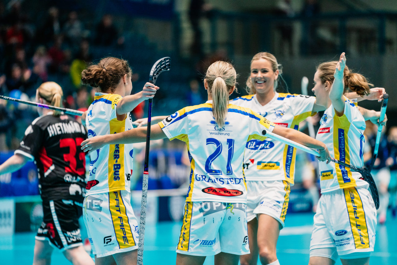 Champions Cup Ostrava - Semifinal 1, Czech Republic: 11.01.2020, Ostrava, RT TORAX ARENA, Torjubel Jets

Credit: Claudio Schwarz, unihockey-fotos.ch