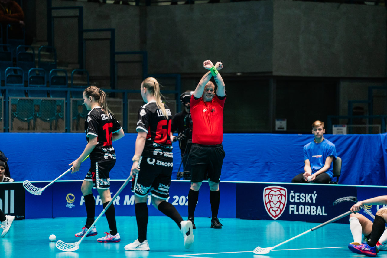 Champions Cup Ostrava - Semifinal 1, Czech Republic: 11.01.2020, Ostrava, RT TORAX ARENA, Penalty für die Jets

Credit: Claudio Schwarz, unihockey-fotos.ch