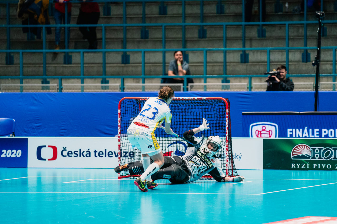 Champions Cup Ostrava - Semifinal 1, Czech Republic: 11.01.2020, Ostrava, RT TORAX ARENA, Isabelle Gerig (Nr. 23, Kloten-Dietlikon Jets) verschiesst

Credit: Claudio Schwarz, unihockey-fotos.ch