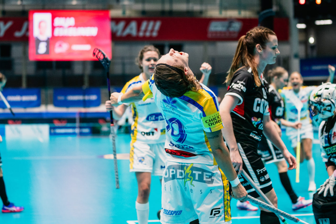 Champions Cup Ostrava - Semifinal 1, Czech Republic: 11.01.2020, Ostrava, RT TORAX ARENA, Julia Suter (Nr. 19, Kloten-Dietlikon Jets) jubelt

Credit: Claudio Schwarz, unihockey-fotos.ch