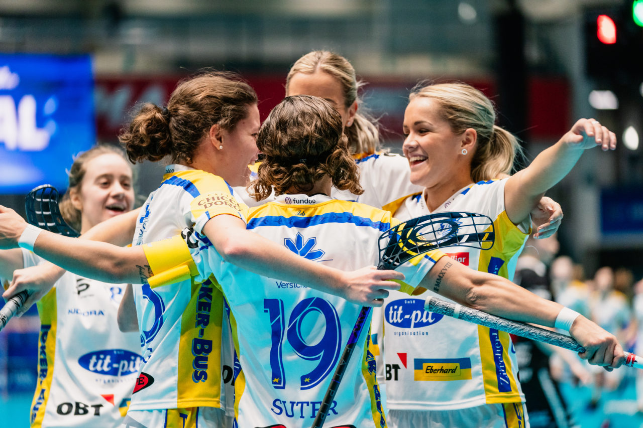 Champions Cup Ostrava - Semifinal 1, Czech Republic: 11.01.2020, Ostrava, RT TORAX ARENA, Torjubel Jets

Credit: Claudio Schwarz, unihockey-fotos.ch