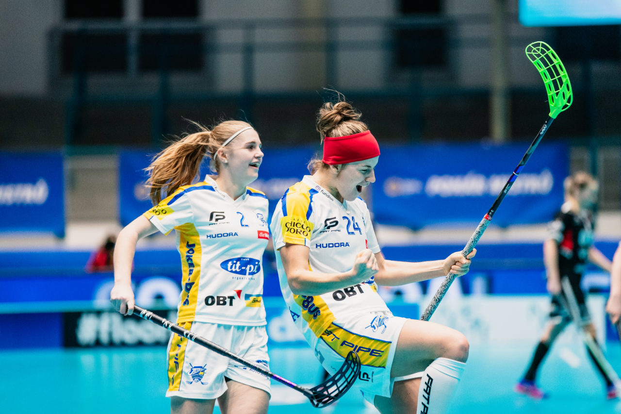 Champions Cup Ostrava - Semifinal 1, Czech Republic: 11.01.2020, Ostrava, RT TORAX ARENA, Hana Konickova (Nr. 24, Kloten-Dietlikon Jets) jubelt

Credit: Claudio Schwarz, unihockey-fotos.ch