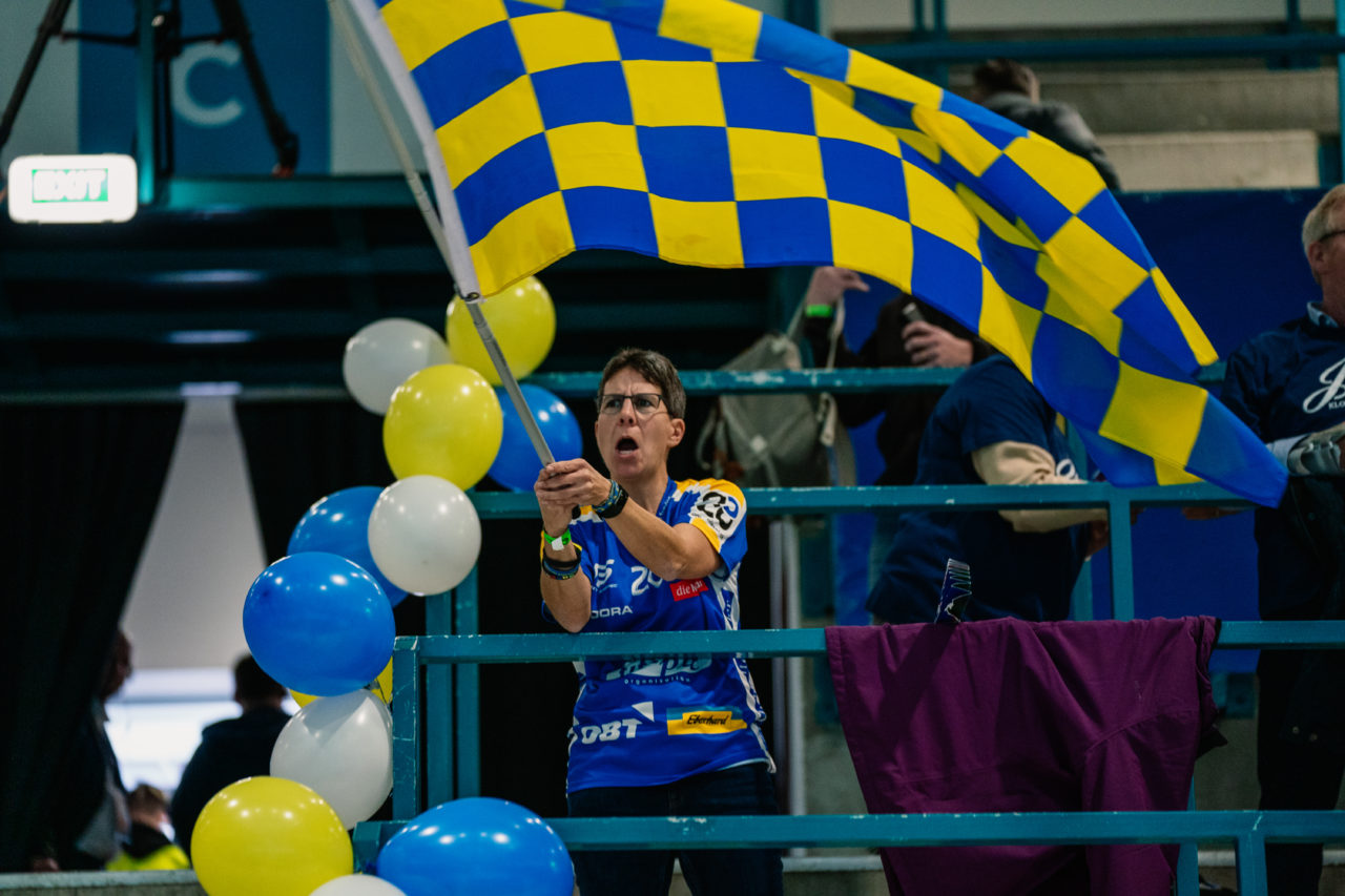 Champions Cup Ostrava - Semifinal 1, Czech Republic: 11.01.2020, Ostrava, RT TORAX ARENA, Jets Fans

Credit: Claudio Schwarz, unihockey-fotos.ch