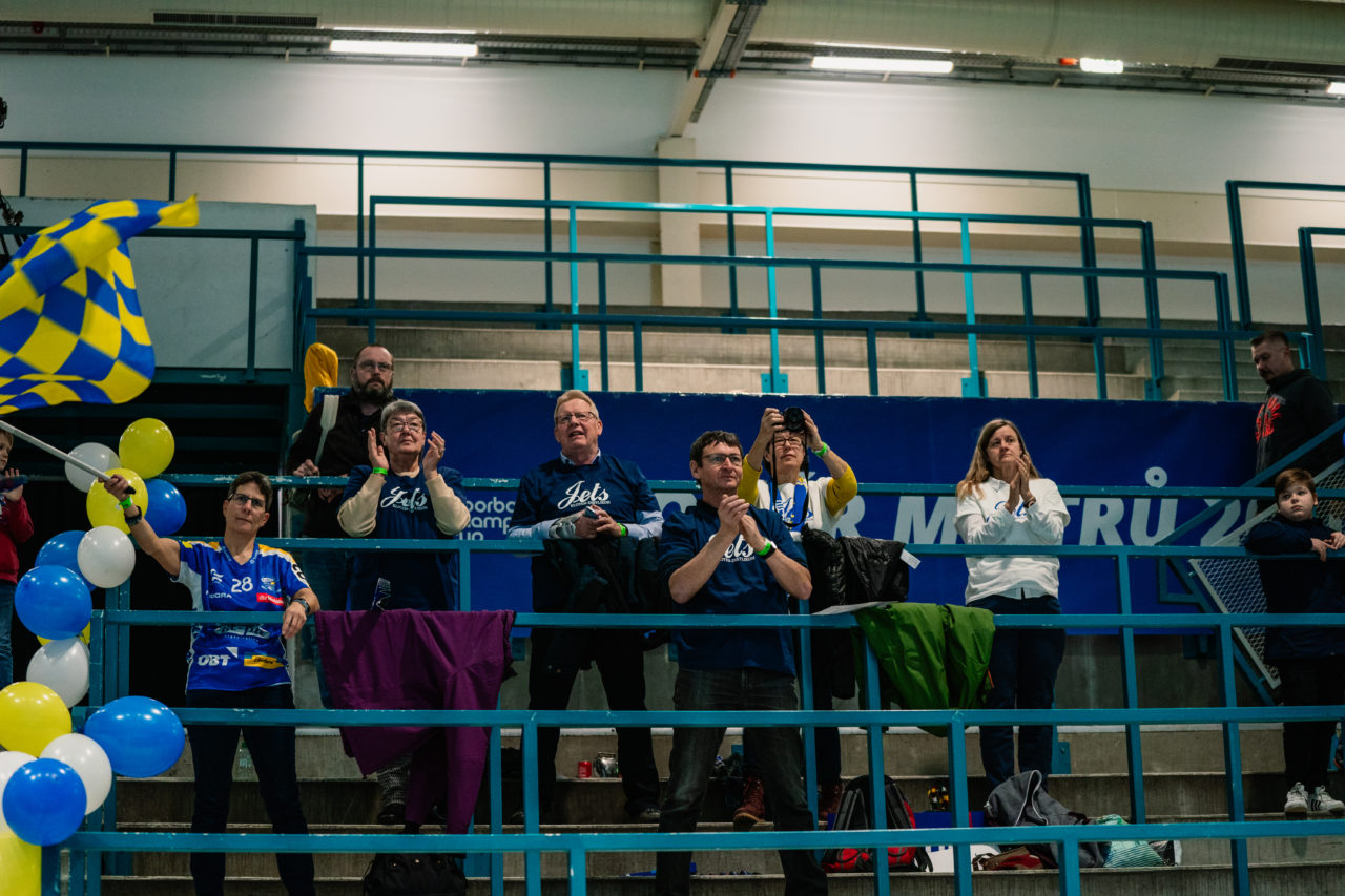 Champions Cup Ostrava - Semifinal 1, Czech Republic: 11.01.2020, Ostrava, RT TORAX ARENA, Jets Fans

Credit: Claudio Schwarz, unihockey-fotos.ch