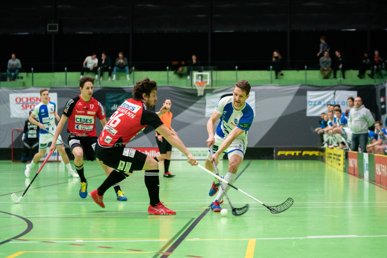Herren NLA Runde 22, Switzerland: 16.02.2020, Zürich, Hardau, Daniel Steiger (Nr. 19, GC Unihockey) schliesst ab

Credit: Claudio Schwarz, unihockey-fotos.ch