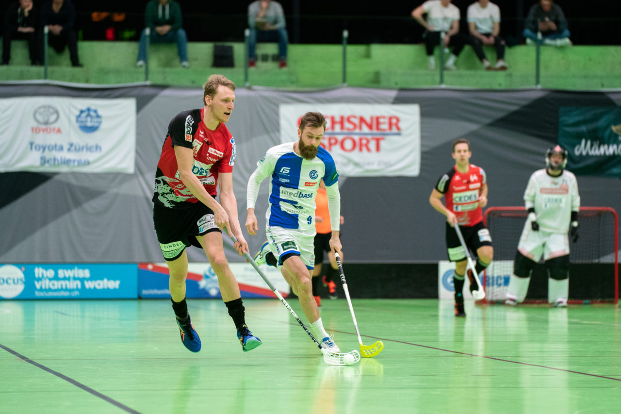 Herren NLA Runde 22, Switzerland: 16.02.2020, Zürich, Hardau, Oscar Eriksson-Elfsberg (Nr. 20, Alligator Malans) am Ball

Credit: Claudio Schwarz, unihockey-fotos.ch