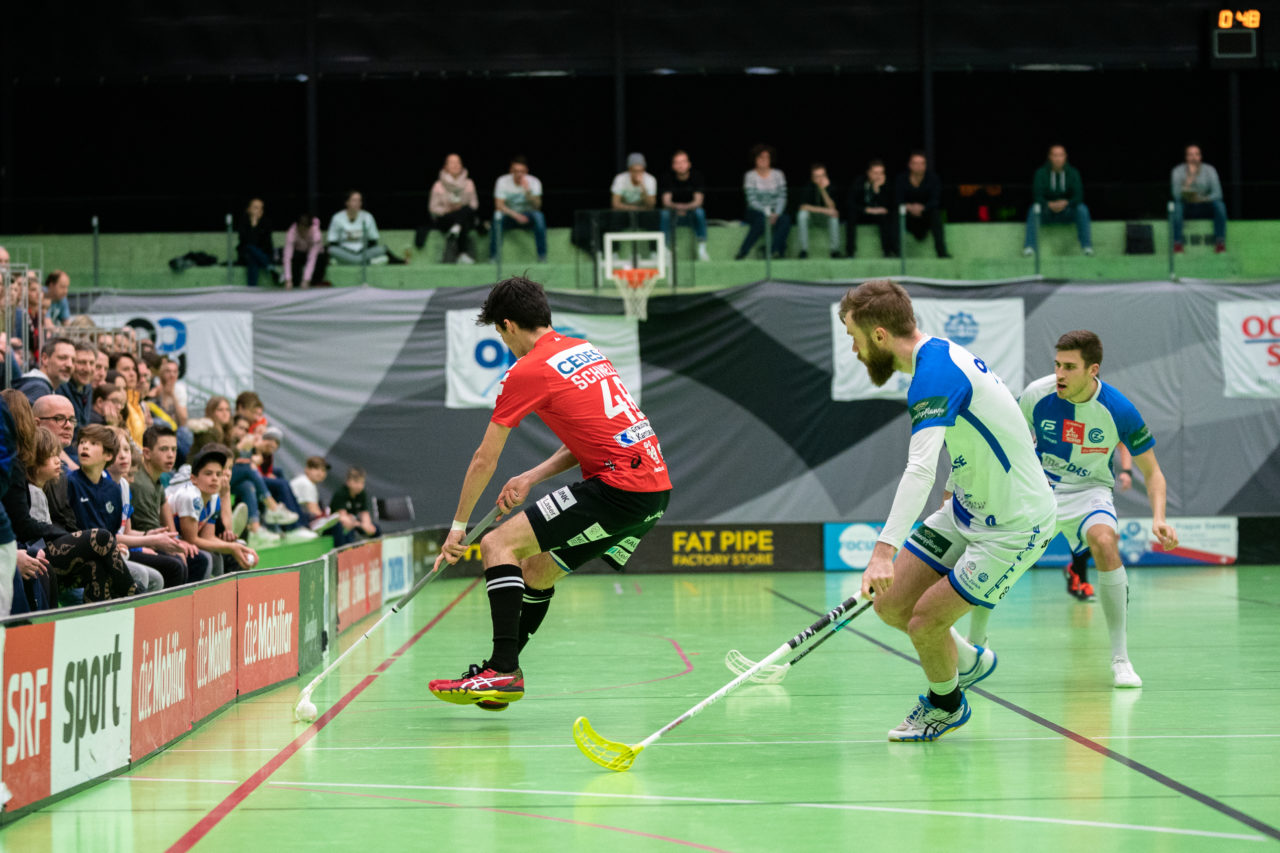 Herren NLA Runde 22, Switzerland: 16.02.2020, Zürich, Hardau, Joshua Seya Schnell (Nr. 48, Alligator Malans) am Ball

Credit: Claudio Schwarz, unihockey-fotos.ch