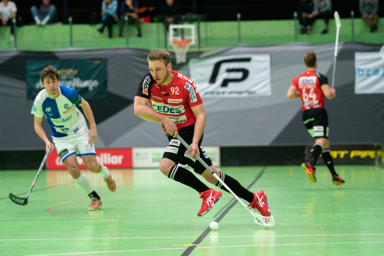 Herren NLA Runde 22, Switzerland: 16.02.2020, Zürich, Hardau, Remo Buchli (Nr. 92, Alligator Malans) am Ball

Credit: Claudio Schwarz, unihockey-fotos.ch