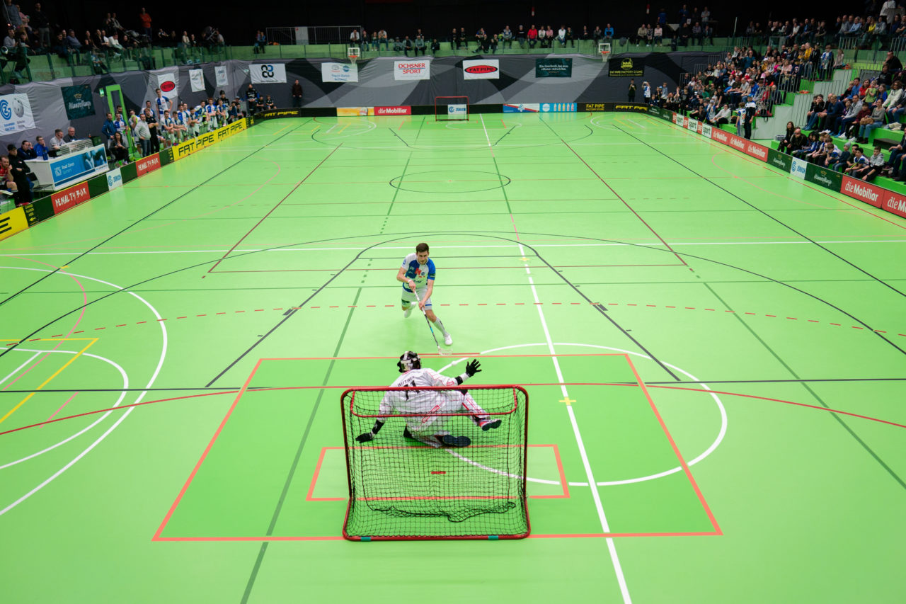 Herren NLA Runde 22, Switzerland: 16.02.2020, Zürich, Hardau, Paolo Riedi (Nr. 21, GC Unihockey) verschiesst

Credit: Claudio Schwarz, unihockey-fotos.ch