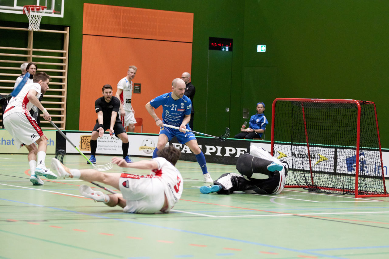 Zug United - Floorball Köniz 
Playoff Viertelfinal 2. Spiel 
Resultat 6 : 5 nach Verlängerung am 1. März 2020 in der Sporthalle der Kantonsschule Zug 
Bild: Michael Peter