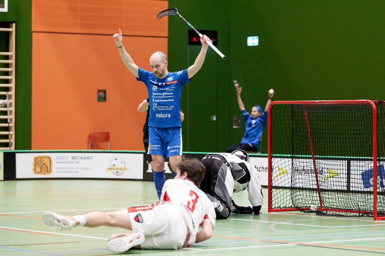 Zug United - Floorball Köniz 
Playoff Viertelfinal 2. Spiel 
Resultat 6 : 5 nach Verlängerung am 1. März 2020 in der Sporthalle der Kantonsschule Zug 
Bild: Michael Peter