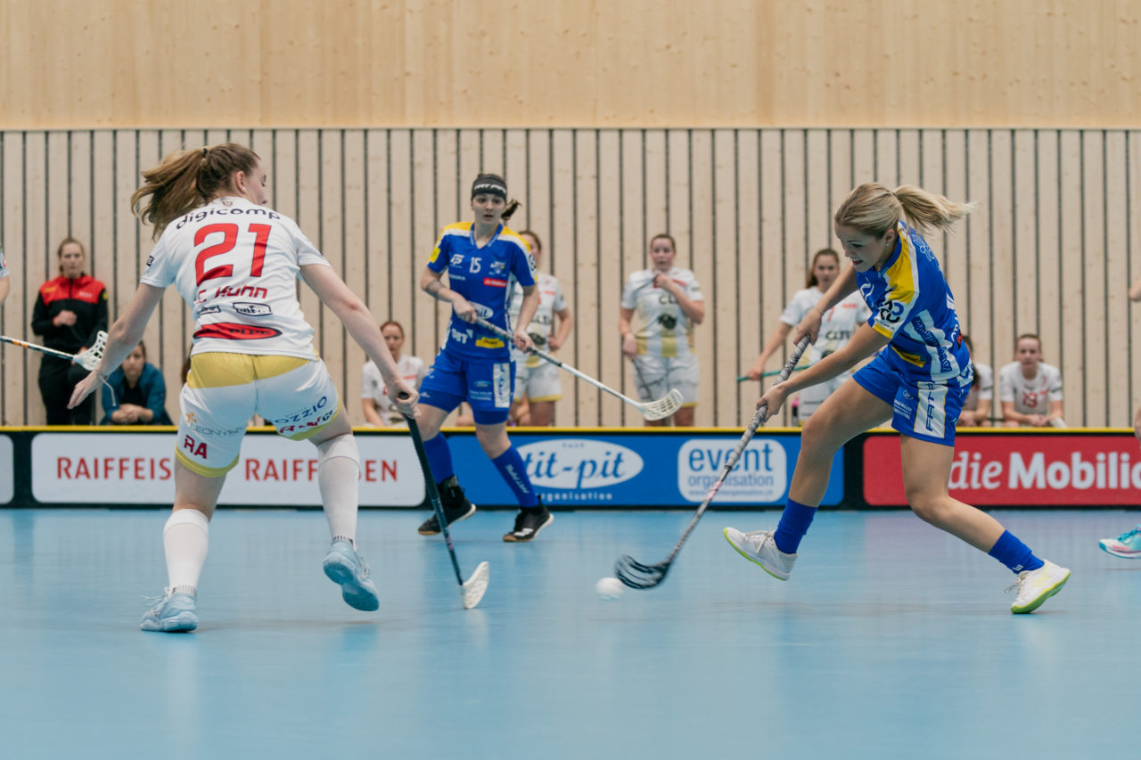 Damen NLA Playoff Viertelfinals, Spiel 1, Switzerland: 29.02.2020, Kloten, Sporthalle Stighag, Alice Granstedt (Nr. 21, Kloten-Dietlikon Jets) schiesst

Credit: Claudio Schwarz, unihockey-fotos.ch