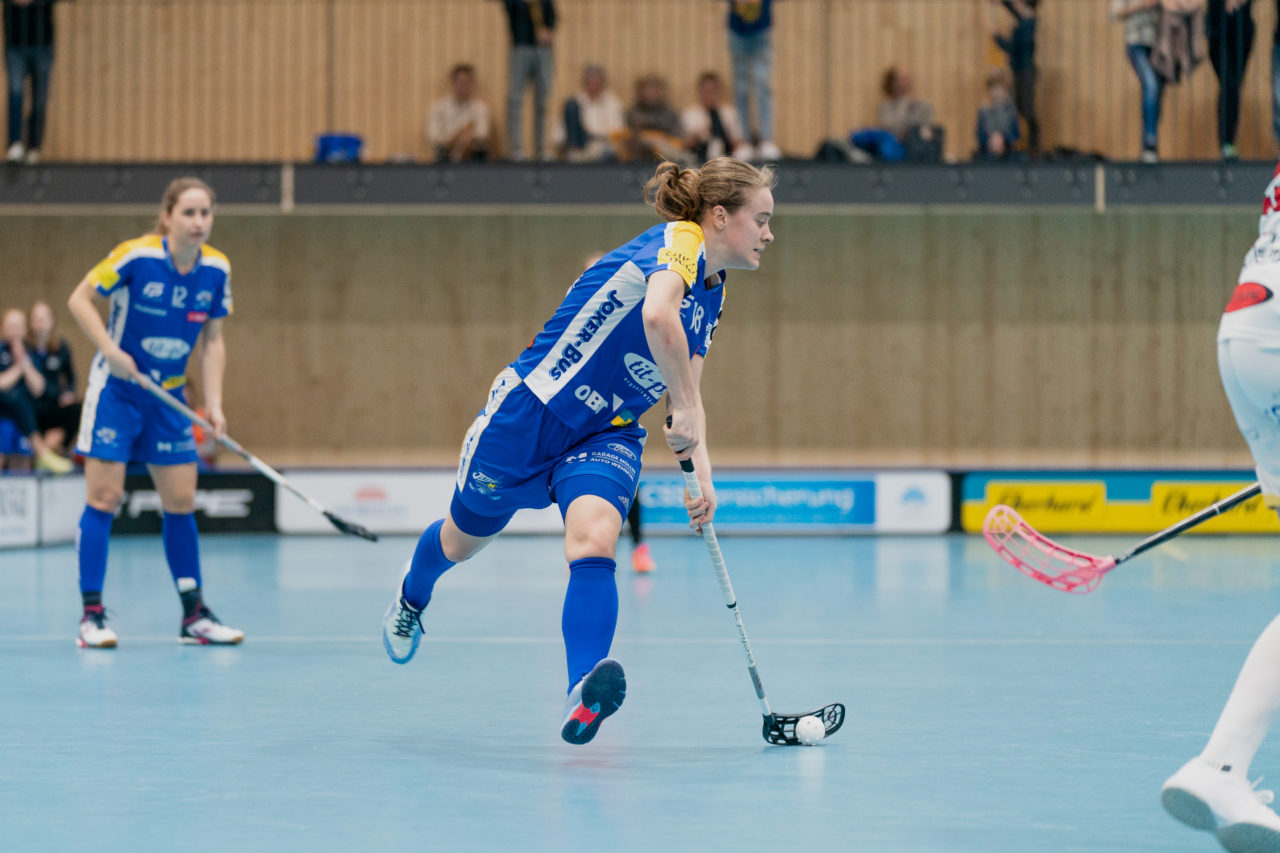Damen NLA Playoff Viertelfinals, Spiel 1, Switzerland: 29.02.2020, Kloten, Sporthalle Stighag, Kassandra Luck (Nr. 18, Kloten-Dietlikon Jets) schiesst

Credit: Claudio Schwarz, unihockey-fotos.ch