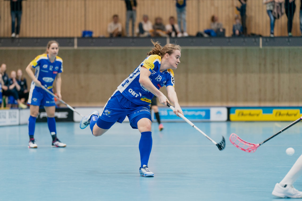 Damen NLA Playoff Viertelfinals, Spiel 1, Switzerland: 29.02.2020, Kloten, Sporthalle Stighag, Kassandra Luck (Nr. 18, Kloten-Dietlikon Jets) schiesst

Credit: Claudio Schwarz, unihockey-fotos.ch