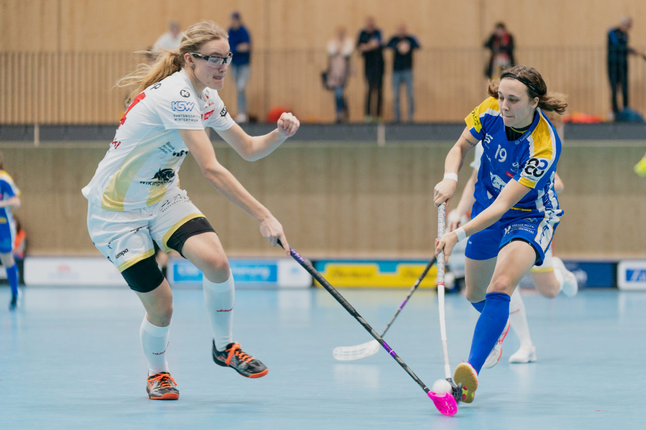 Damen NLA Playoff Viertelfinals, Spiel 1, Switzerland: 29.02.2020, Kloten, Sporthalle Stighag, Julia Suter (Nr. 19, Kloten-Dietlikon Jets) schiesst

Credit: Claudio Schwarz, unihockey-fotos.ch