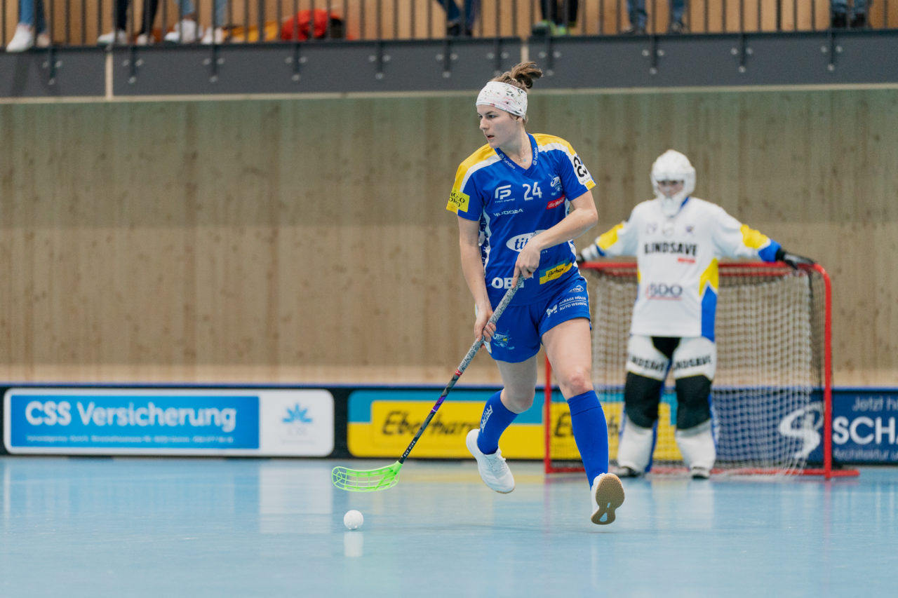 Damen NLA Playoff Viertelfinals, Spiel 1, Switzerland: 29.02.2020, Kloten, Sporthalle Stighag, Hana Konickova (Nr. 24, Kloten-Dietlikon Jets) am Ball

Credit: Claudio Schwarz, unihockey-fotos.ch