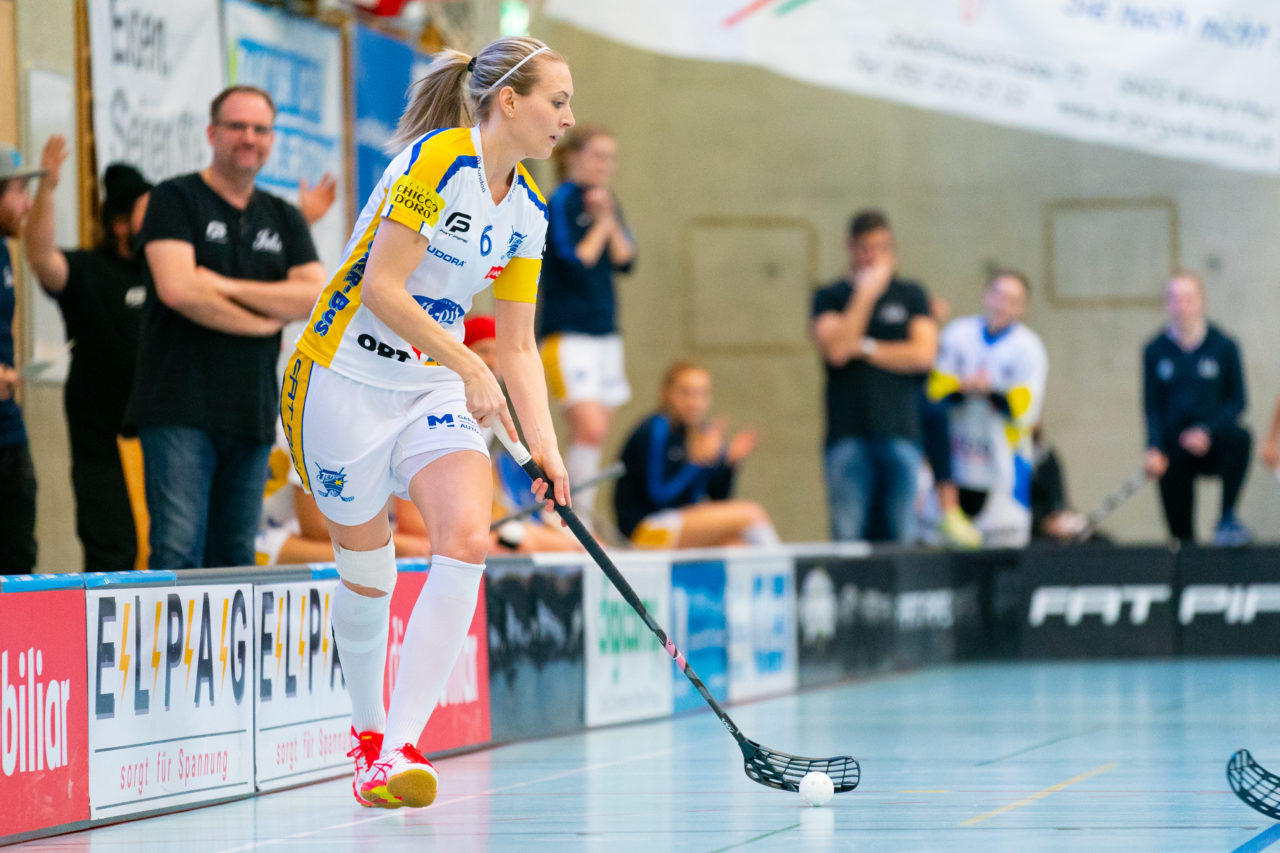 Damen NLA Playoff Viertelfinals, Spiel 2, Switzerland: 01.03.2020, Winterthur, Oberseen, Michelle Wiki (Nr. 6, Kloten-Dietlikon Jets) mit dem Ball

Credit: Claudio Schwarz, unihockey-fotos.ch