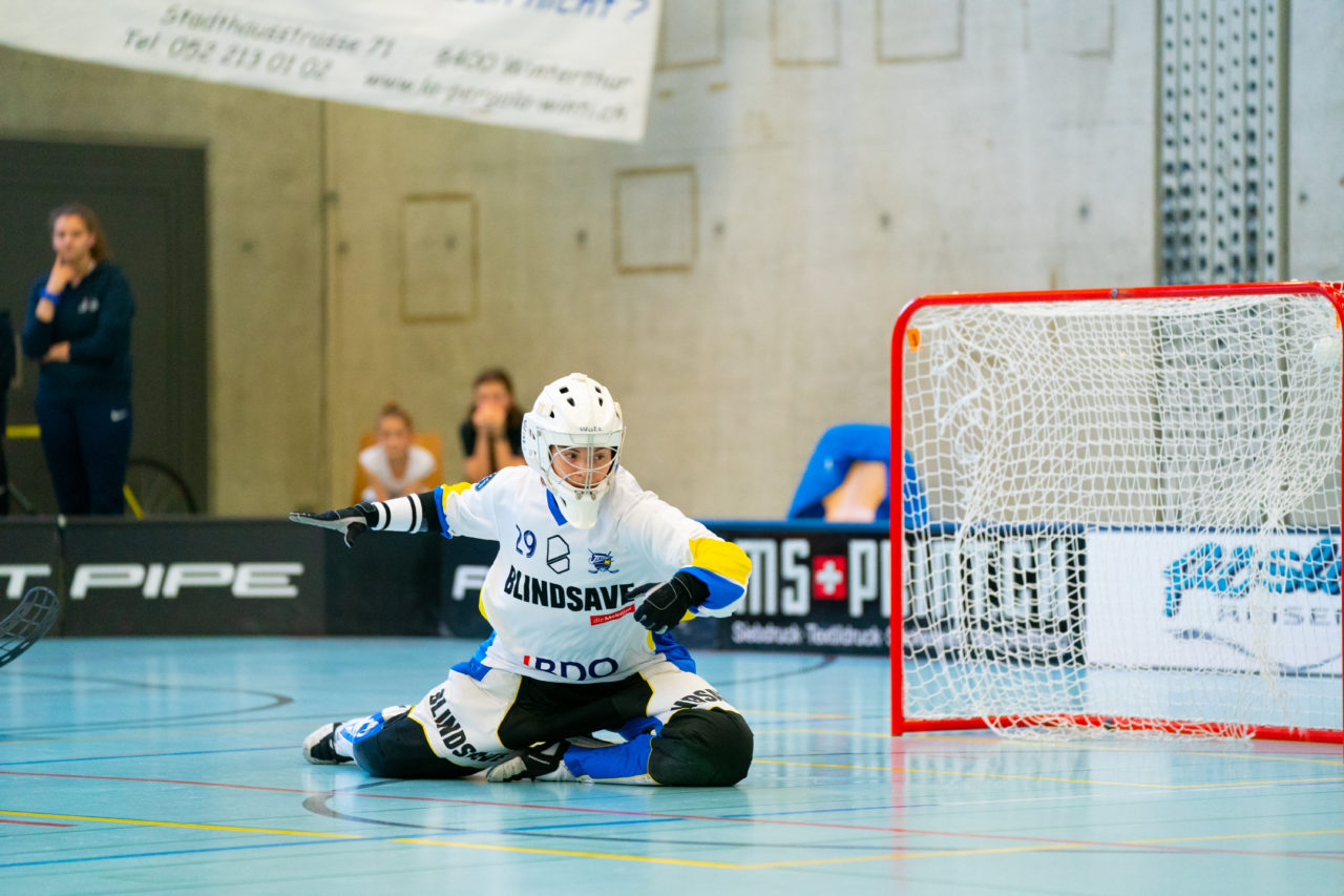 Damen NLA Playoff Viertelfinals, Spiel 2, Switzerland: 01.03.2020, Winterthur, Oberseen, Monika Schmid (Nr. 29, Kloten-Dietlikon Jets) kann den Penalty nicht halten

Credit: Claudio Schwarz, unihockey-fotos.ch