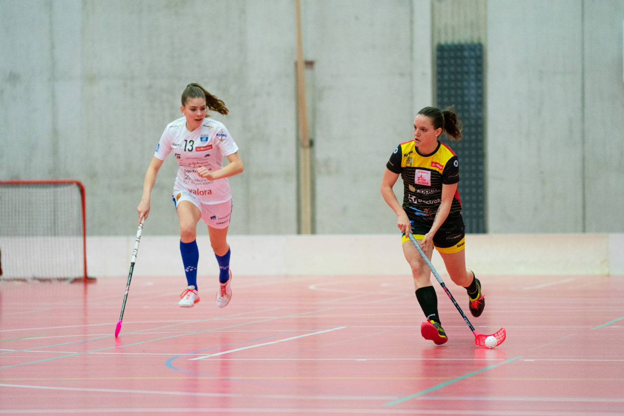 Damen NLA Playoff Viertelfinals, Spiel 3, Switzerland: 06.03.2020, Burgdorf, Schützenmatte, Simone Wyss (Nr. 10, Wizards Bern Burgdorf) am Ball

Credit: Claudio Schwarz, unihockey-fotos.ch
