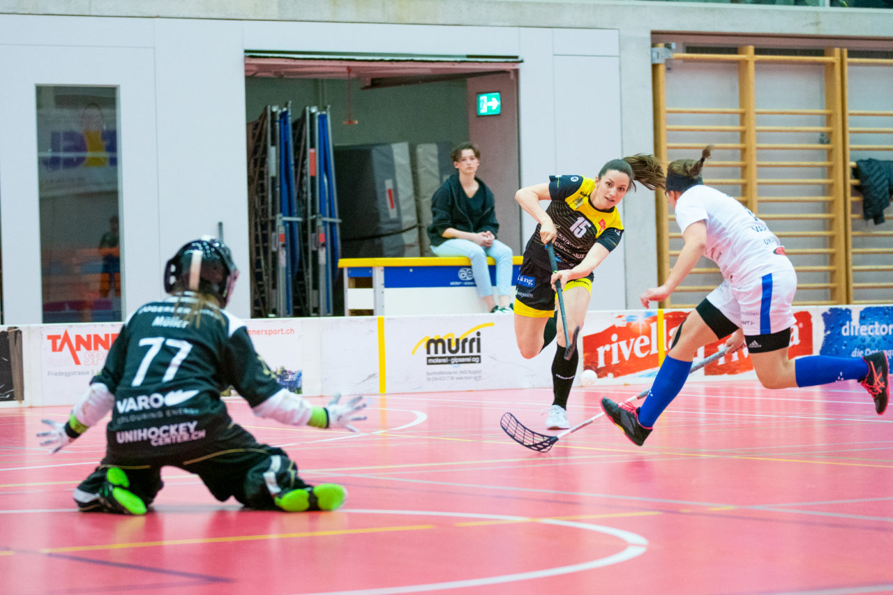Damen NLA Playoff Viertelfinals, Spiel 3, Switzerland: 06.03.2020, Burgdorf, Schützenmatte, Nicole Mucha (Nr. 15, Wizards Bern Burgdorf) schiesst

Credit: Claudio Schwarz, unihockey-fotos.ch