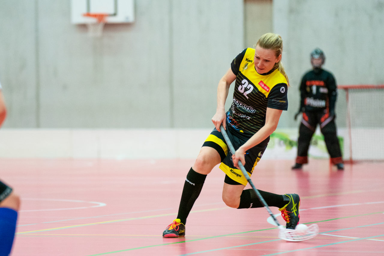 Damen NLA Playoff Viertelfinals, Spiel 3, Switzerland: 06.03.2020, Burgdorf, Schützenmatte, Martina Buri (Nr. 32, Wizards Bern Burgdorf) schiesst

Credit: Claudio Schwarz, unihockey-fotos.ch