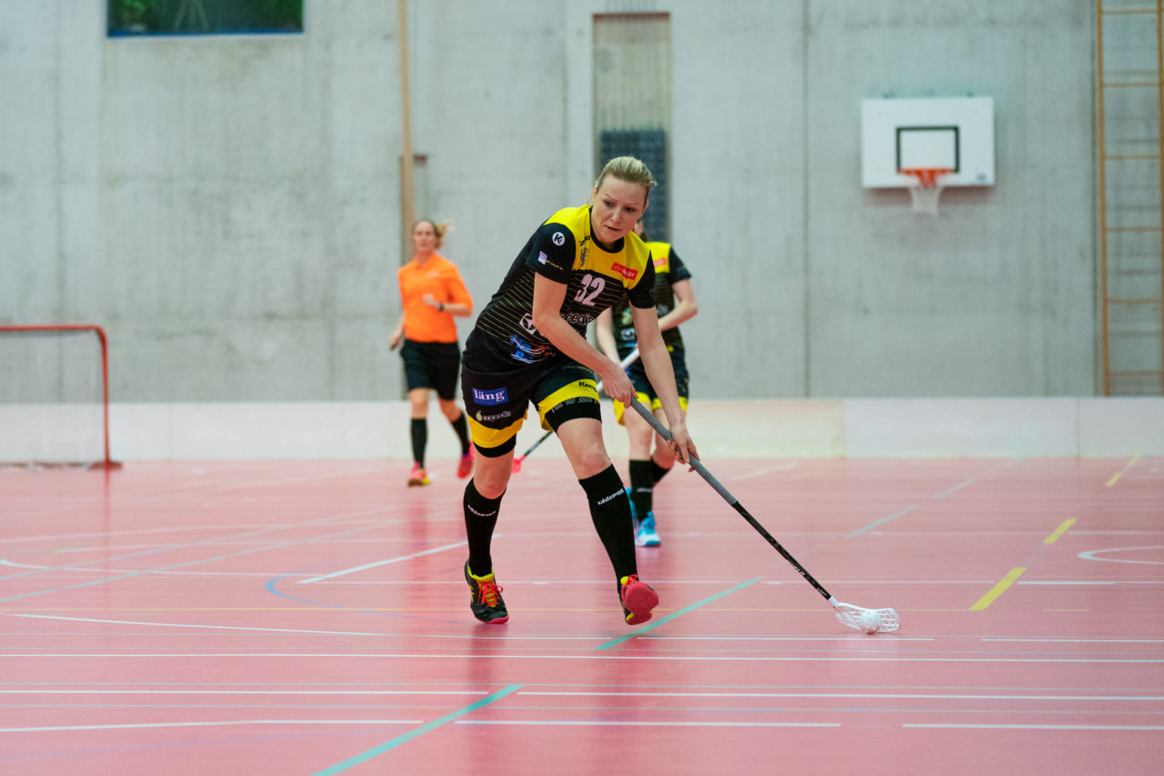 Damen NLA Playoff Viertelfinals, Spiel 3, Switzerland: 06.03.2020, Burgdorf, Schützenmatte, Martina Buri (Nr. 32, Wizards Bern Burgdorf) am Ball

Credit: Claudio Schwarz, unihockey-fotos.ch