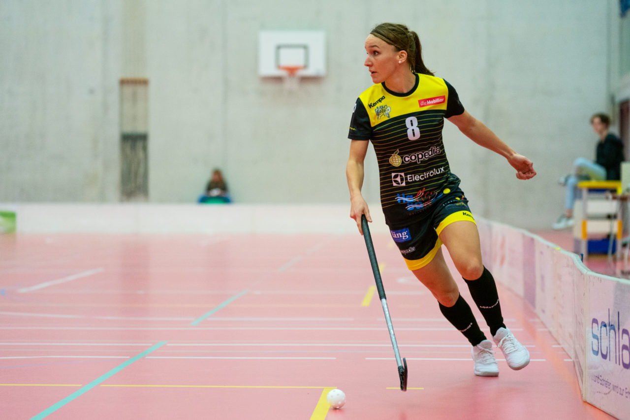 Damen NLA Playoff Viertelfinals, Spiel 3, Switzerland: 06.03.2020, Burgdorf, Schützenmatte, Brigitte Mischler (Nr. 8, Wizards Bern Burgdorf) am Ball

Credit: Claudio Schwarz, unihockey-fotos.ch