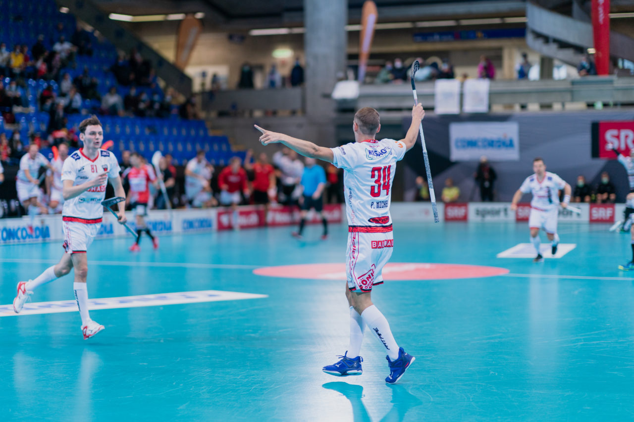 Supercup Final 4, Final Männer, Switzerland: 30.08.2020, Zürich, Saalsporthalle, Pascal Michel (Nr. 34, Floorball Köniz) jubelt

Credit: Claudio Schwarz, unihockey-fotos.ch