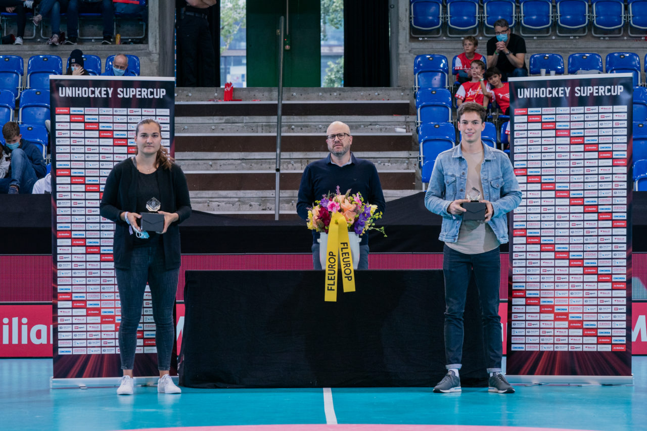 Supercup Final 4, Final Männer, Switzerland: 30.08.2020, Zürich, Saalsporthalle, Corin Rüttimann (piranha chur) und Michael Schiess (UHC Waldkirch-St. Gallen) wurden als Topscorer der Saison 2019/2020 geehrt

Credit: Claudio Schwarz, unihockey-fotos.ch