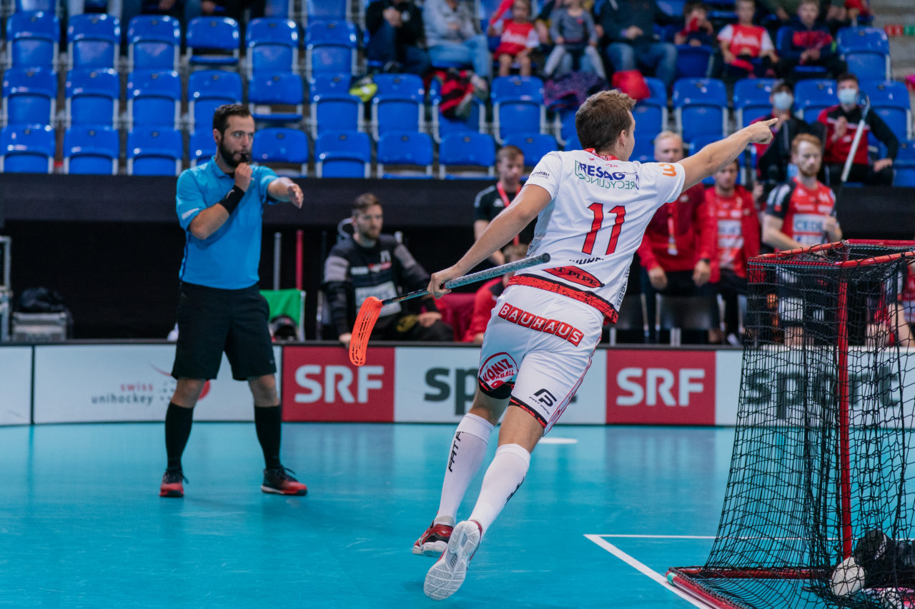 Supercup Final 4, Final Männer, Switzerland: 30.08.2020, Zürich, Saalsporthalle, Manuel Maurer (Nr. 11, Floorball Köniz) jubelt

Credit: Claudio Schwarz, unihockey-fotos.ch