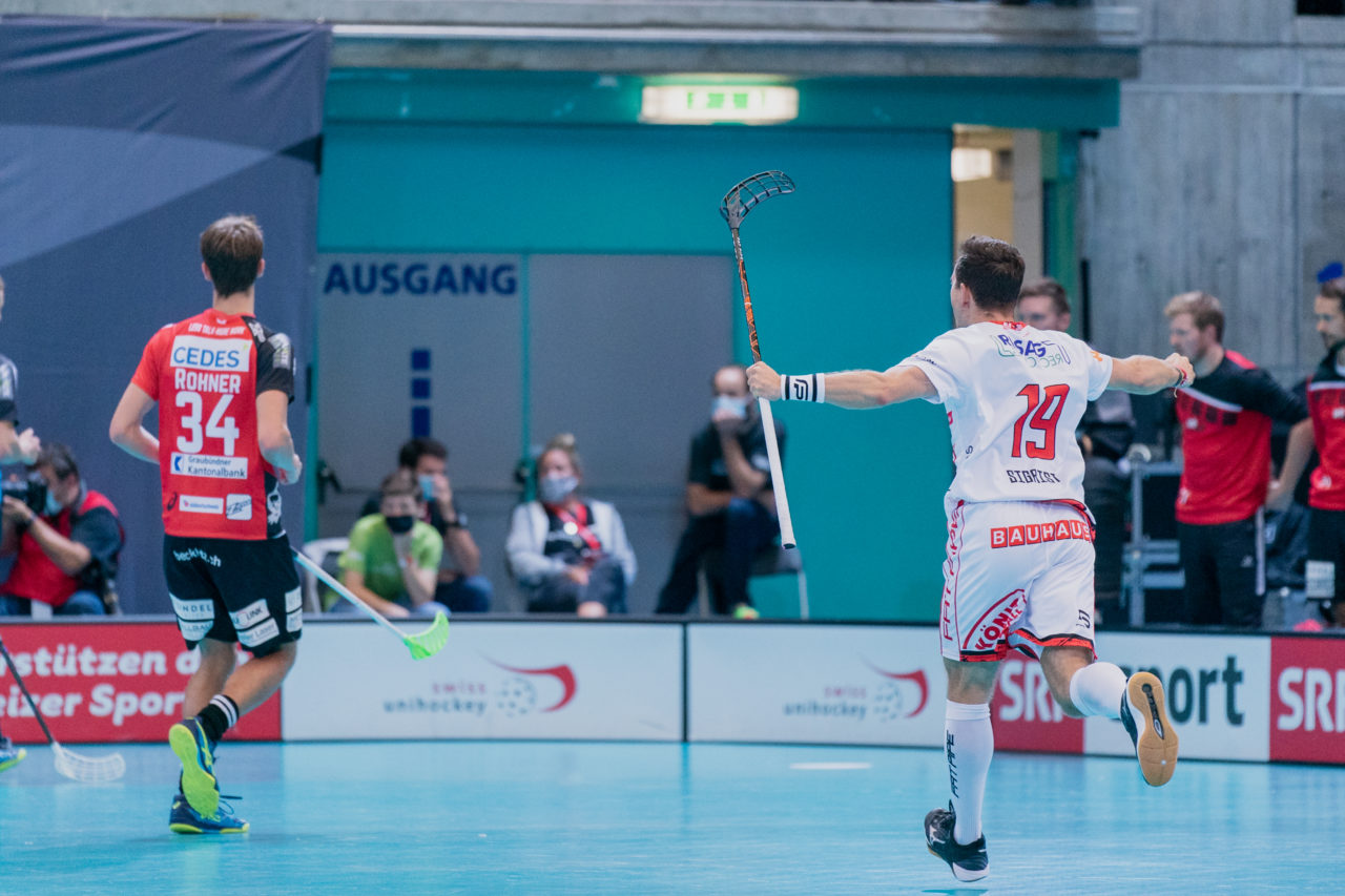 Supercup Final 4, Final Männer, Switzerland: 30.08.2020, Zürich, Saalsporthalle, Luca Sigrist (Nr. 19, Floorball Köniz) jubelt

Credit: Claudio Schwarz, unihockey-fotos.ch