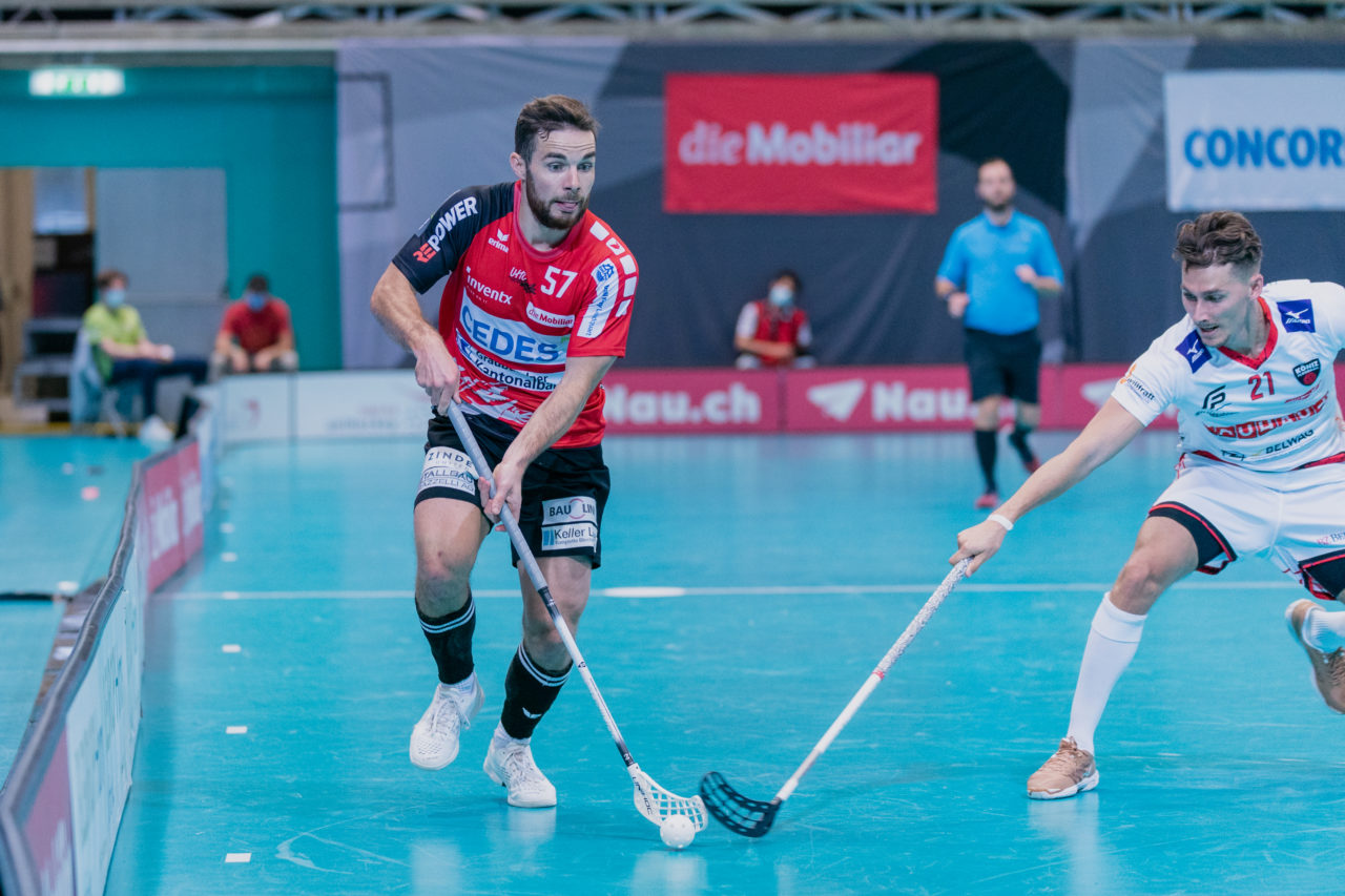 Supercup Final 4, Final Männer, Switzerland: 30.08.2020, Zürich, Saalsporthalle, Tim Braillard (Nr. 57, Alligator Malans) spielt den Ball

Credit: Claudio Schwarz, unihockey-fotos.ch