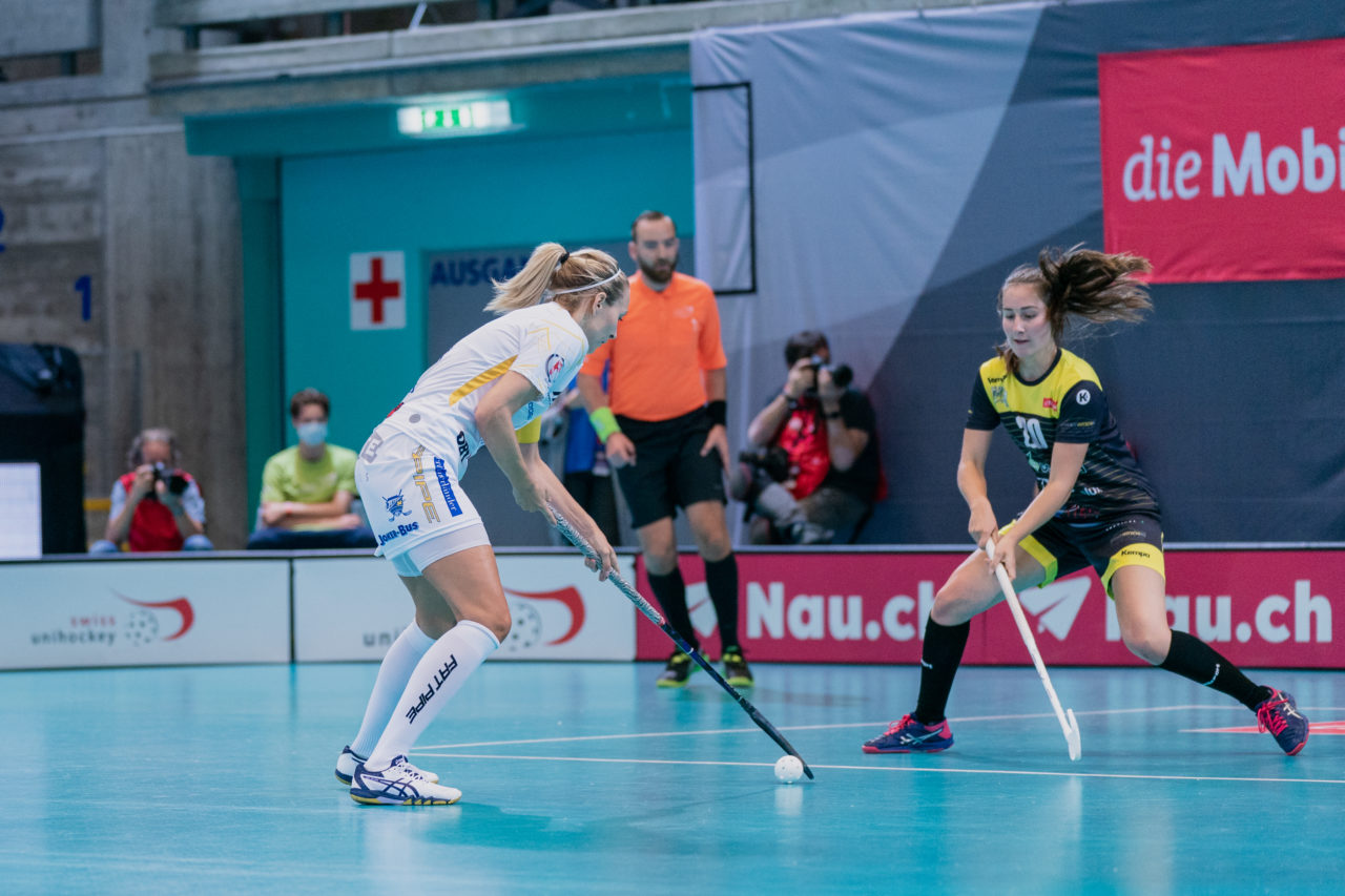 Supercup Final 4, Final Frauen, Switzerland: 30.08.2020, Zürich, Saalsporthalle, Michelle Wiki (Nr. 6, Kloten-Dietlikon Jets) am Ball

Credit: Claudio Schwarz, unihockey-fotos.ch