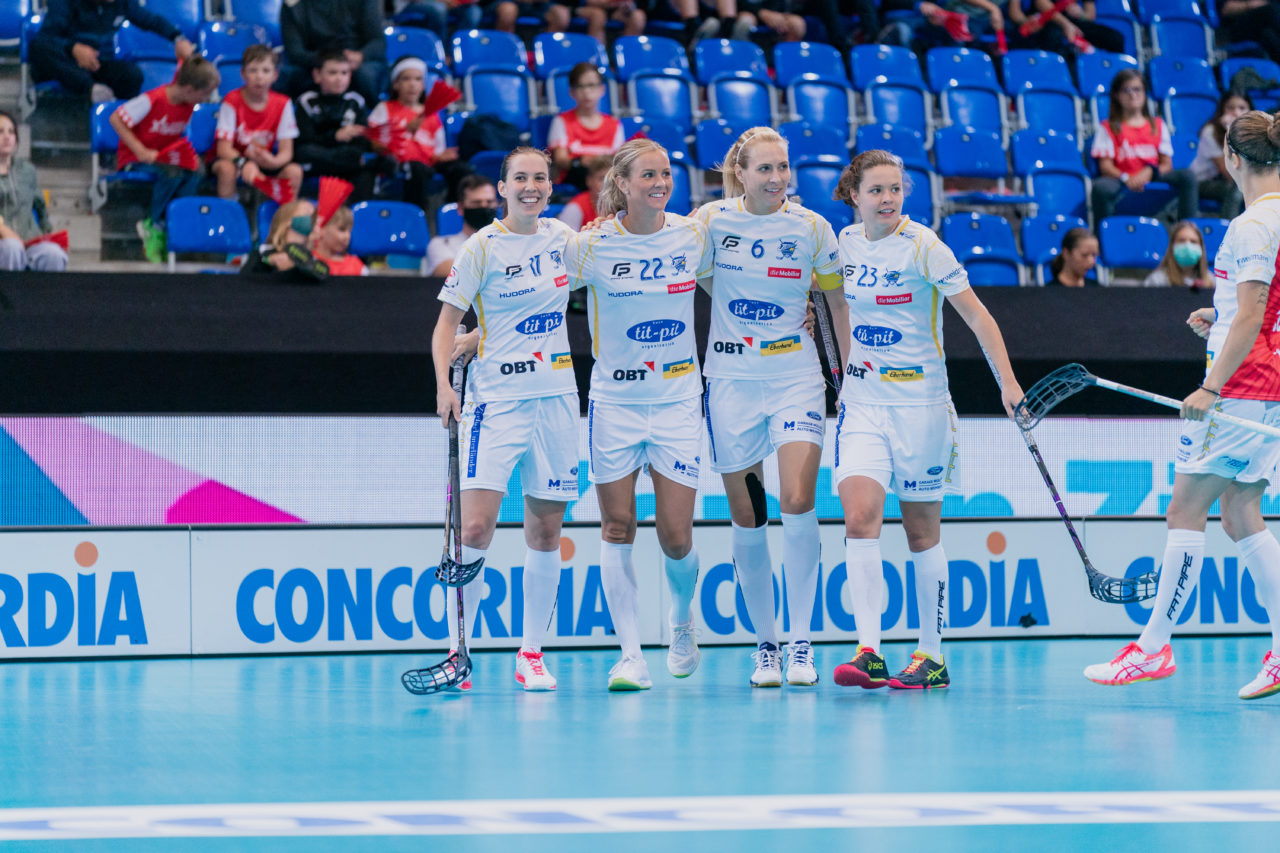 Supercup Final 4, Final Frauen, Switzerland: 30.08.2020, Zürich, Saalsporthalle, die Jets jubeln

Credit: Claudio Schwarz, unihockey-fotos.ch
